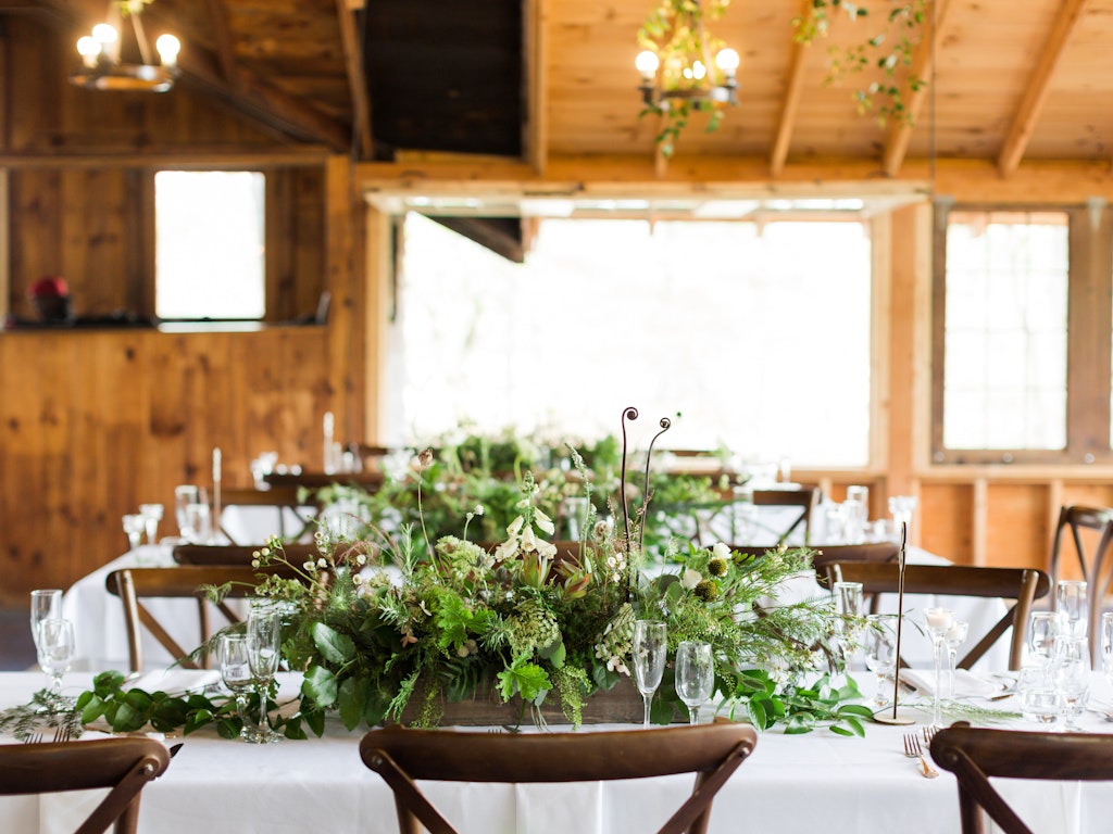 Incorporating Adirondack Elements into Your Wedding Decor