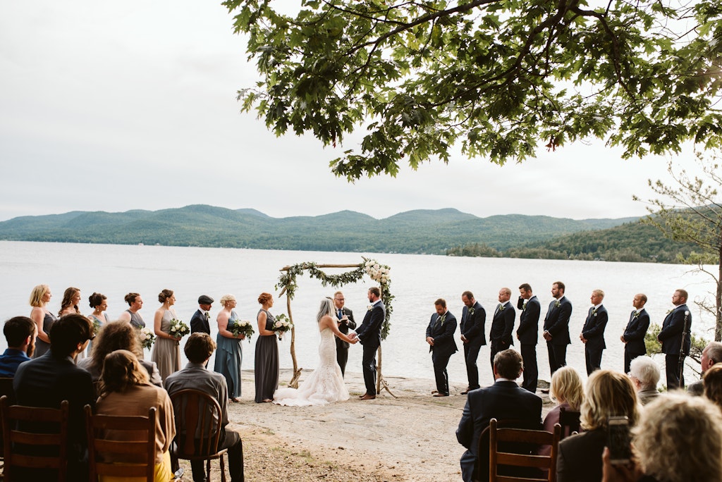 How to Plan a Luxurious Summer Camp Wedding