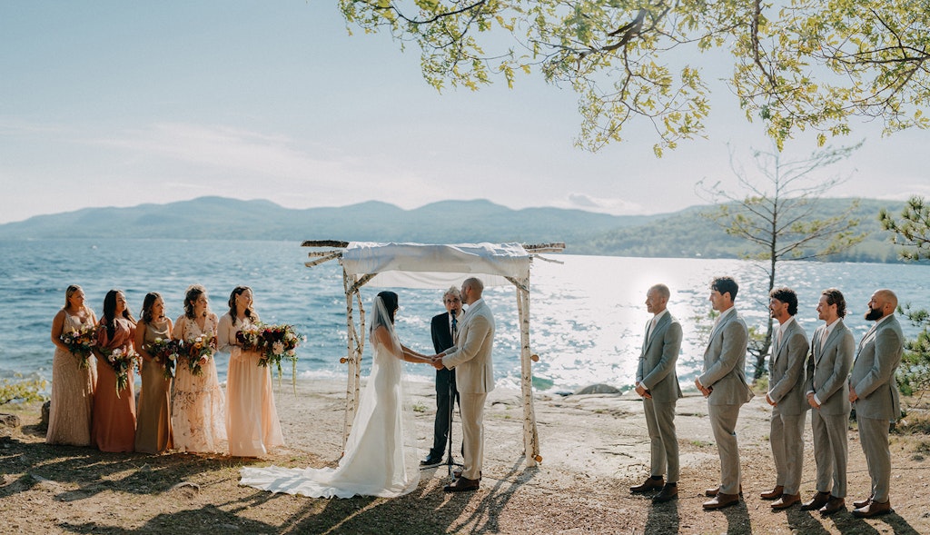 How to Plan a Lakefront Wedding Ceremony